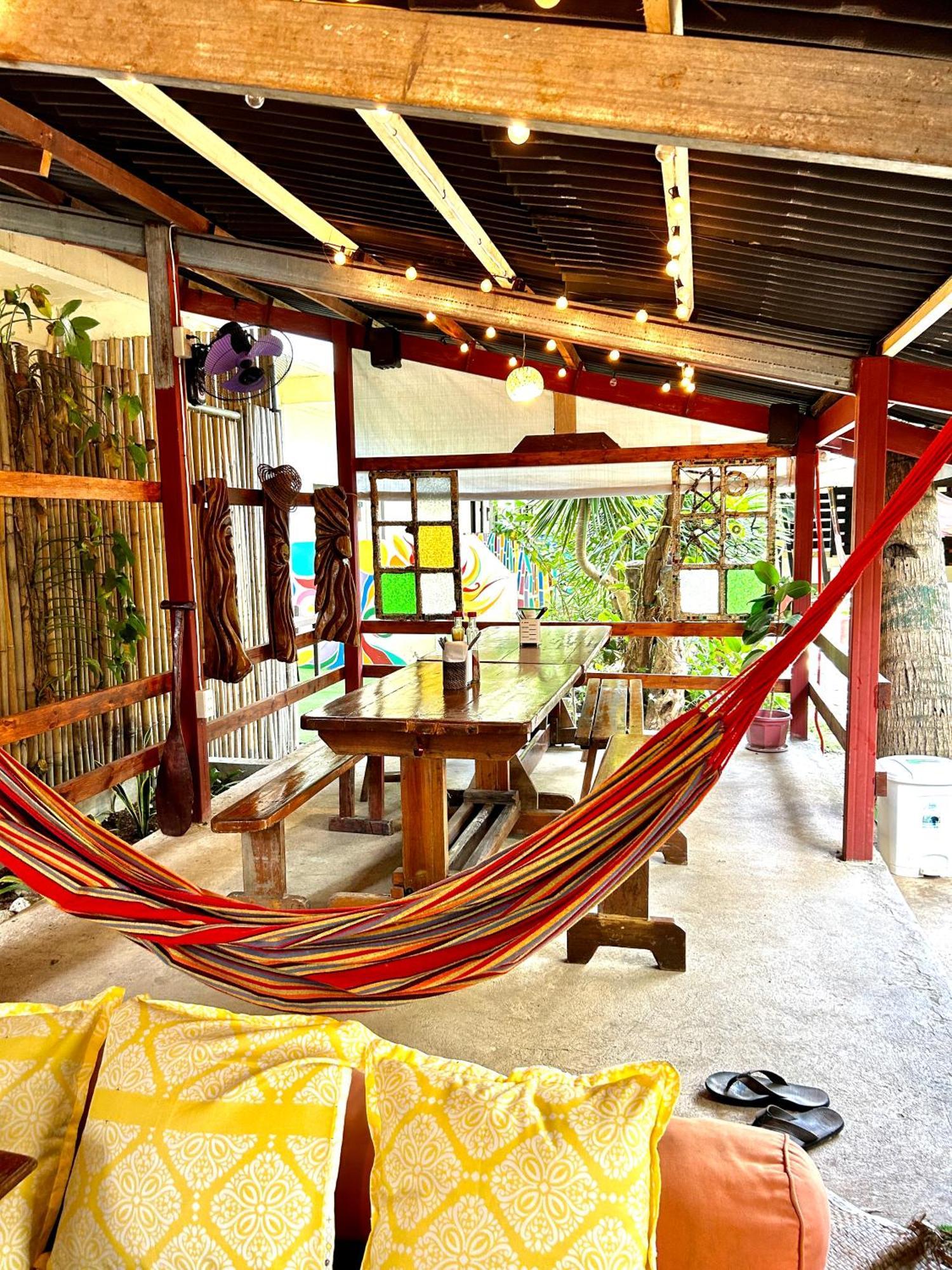Lazy Dog Bed & Breakfast Balabag  Exteriör bild