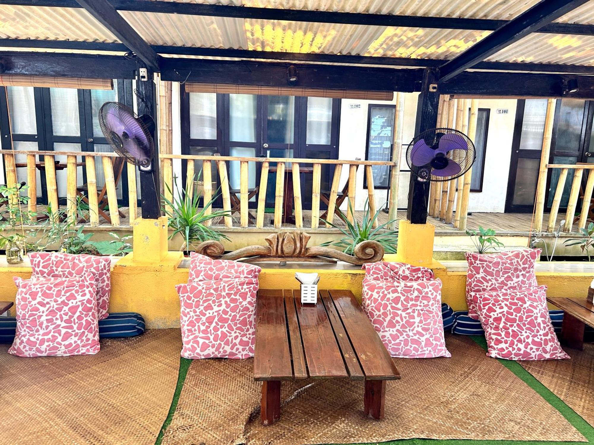 Lazy Dog Bed & Breakfast Balabag  Exteriör bild
