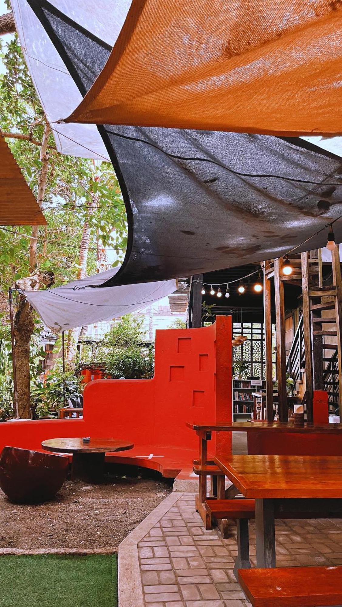 Lazy Dog Bed & Breakfast Balabag  Exteriör bild