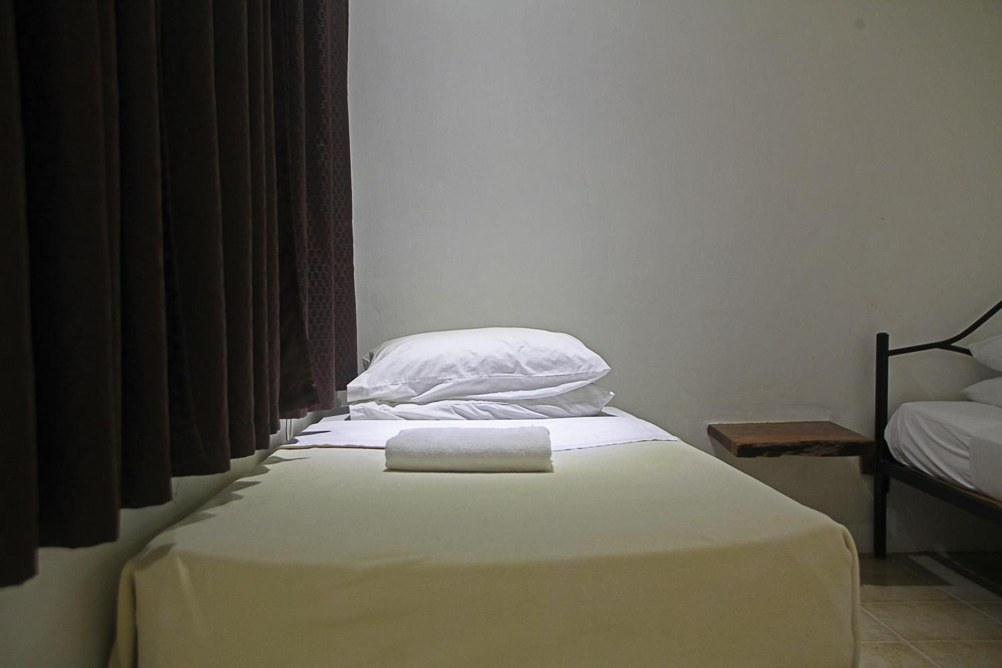 Lazy Dog Bed & Breakfast Balabag  Exteriör bild