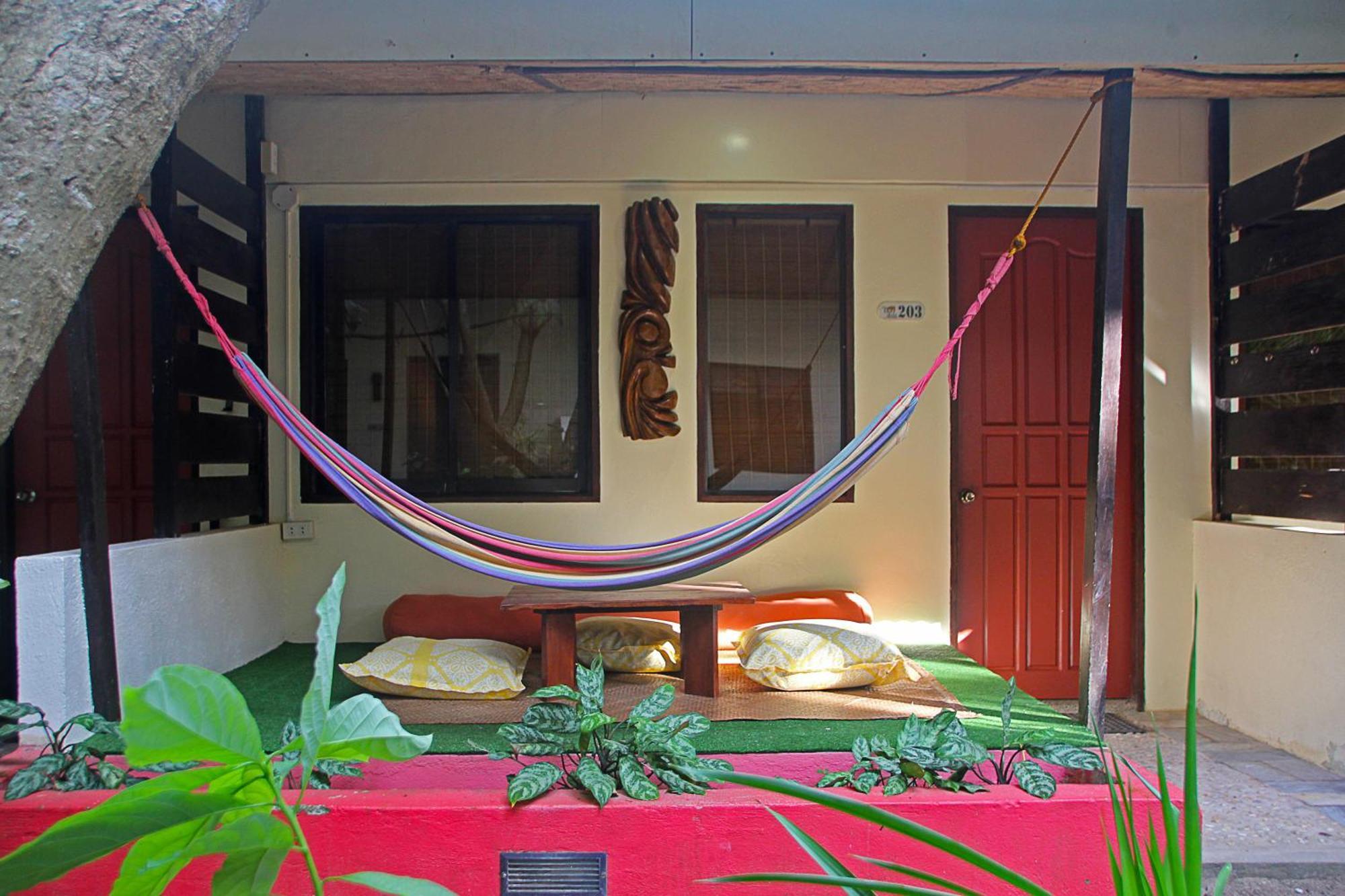 Lazy Dog Bed & Breakfast Balabag  Exteriör bild