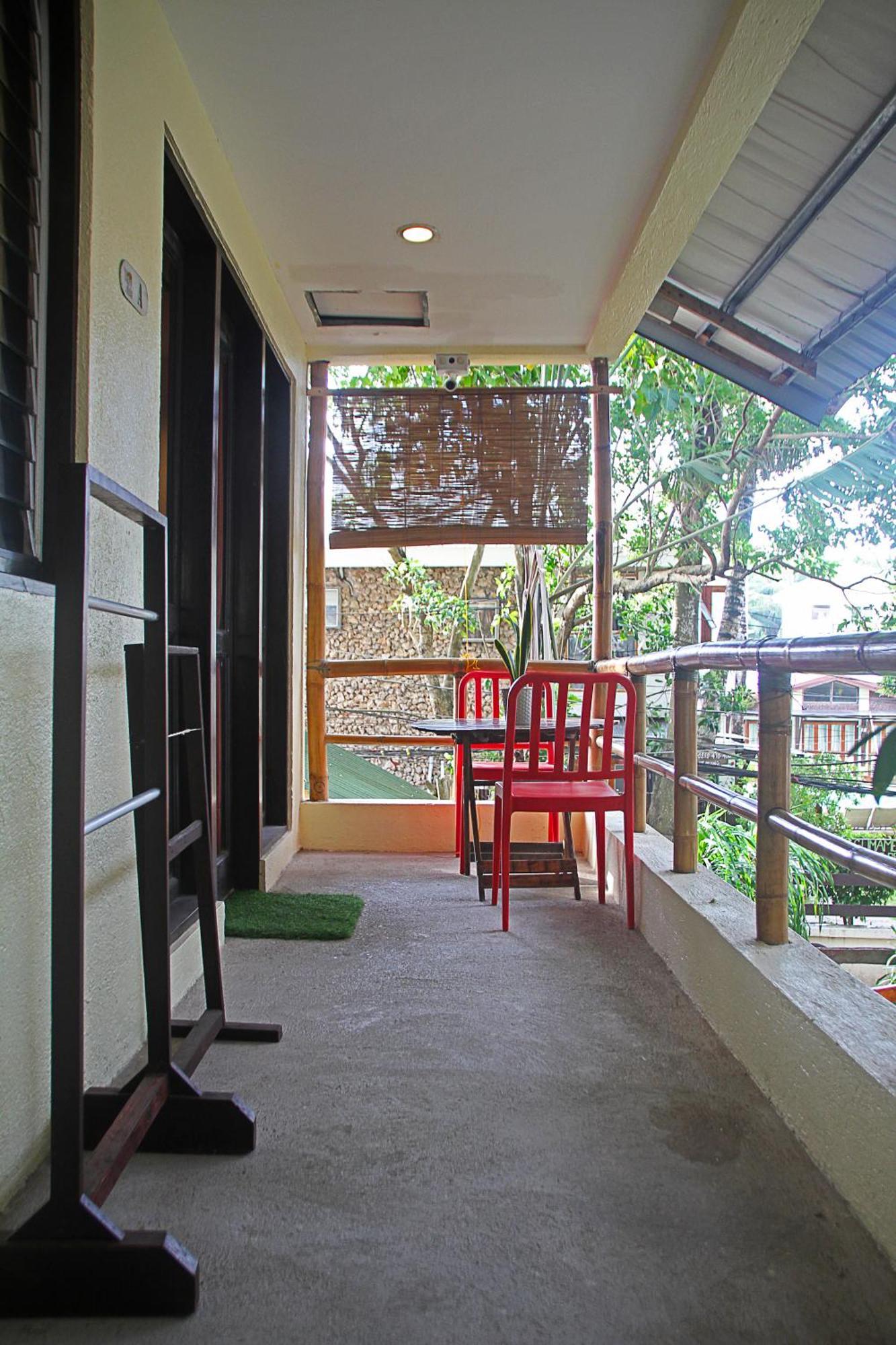 Lazy Dog Bed & Breakfast Balabag  Exteriör bild