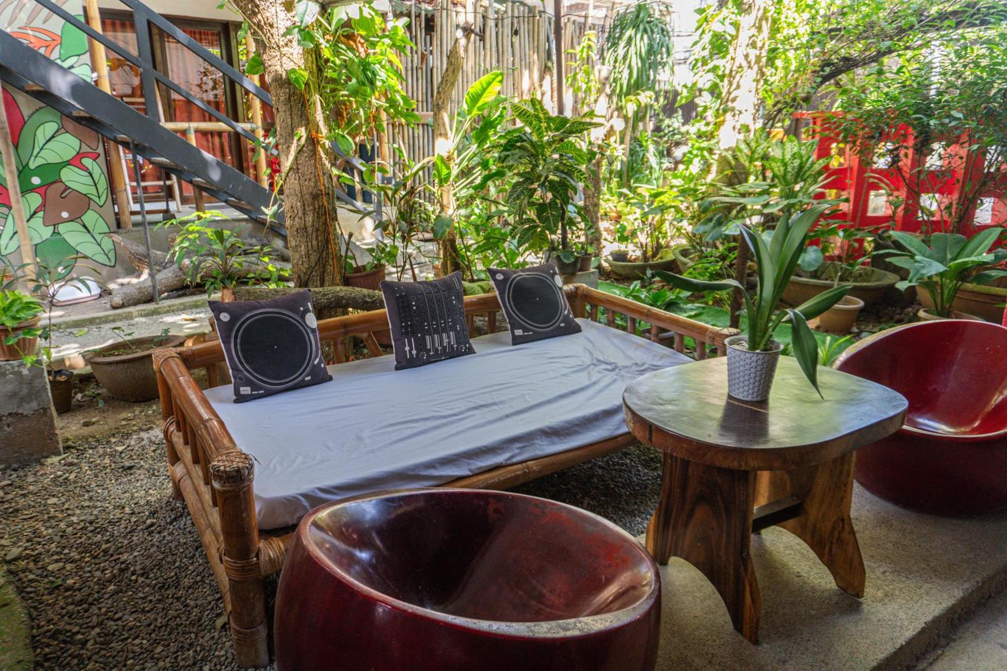 Lazy Dog Bed & Breakfast Balabag  Exteriör bild